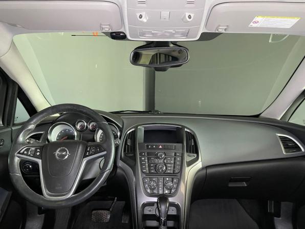 Opel Astra J Рестайлинг с пробегом 2013 года, цена 925 000 рублей, 140033 км, хэтчбек, Автокод Объявления