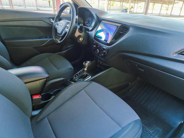 Hyundai Solaris II с пробегом 2018 года, цена 1 074 900 рублей, 176000 км, седан, Автокод Объявления