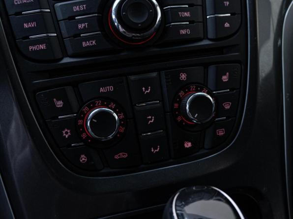 Opel Astra J Рестайлинг с пробегом 2013 года, цена 670 000 рублей, 254324 км, хэтчбек, Автокод Объявления