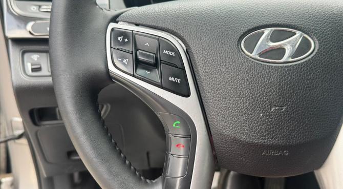 Hyundai Grandeur V с пробегом 2012 года, цена 1 299 000 рублей, 339826 км, седан, Автокод Объявления