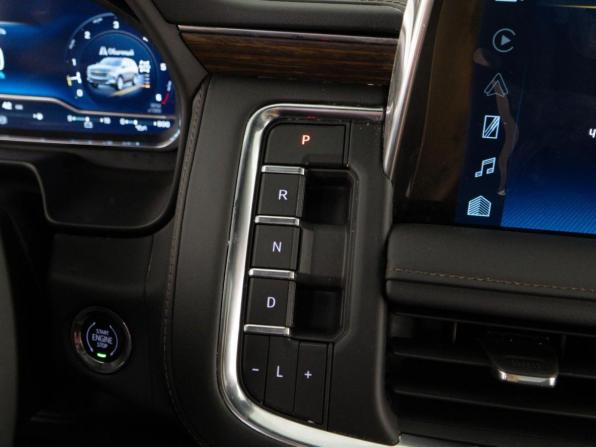 Chevrolet Suburban XII с пробегом 2023 года, цена 13 896 900 рублей, 43 км, внедорожник, Автокод Объявления