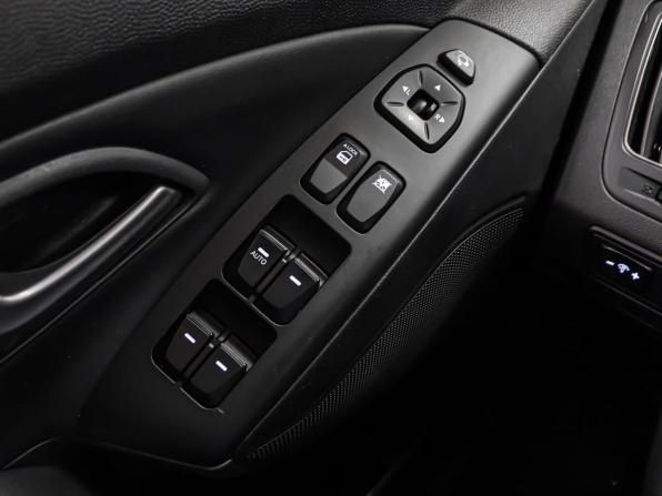 Hyundai ix35 I Рестайлинг с пробегом 2015 года, цена 1 649 000 рублей, 78610 км, внедорожник, Автокод Объявления