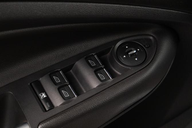 Ford Kuga II с пробегом 2013 года, цена 1 299 000 рублей, 142210 км, внедорожник, Автокод Объявления