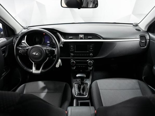 Kia Rio IV Рестайлинг с пробегом 2021 года, цена 1 773 000 рублей, 78800 км, седан, Автокод Объявления