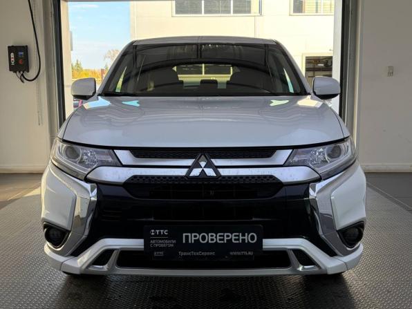 Mitsubishi Outlander III Рестайлинг 3 с пробегом 2022 года, цена 2 500 000 рублей, 48306 км, внедорожник, Автокод Объявления