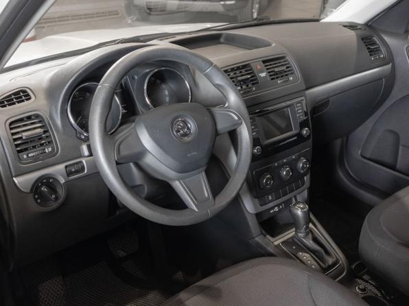 Skoda Yeti I Рестайлинг с пробегом 2015 года, цена 1 400 400 рублей, 52645 км, внедорожник, Автокод Объявления
