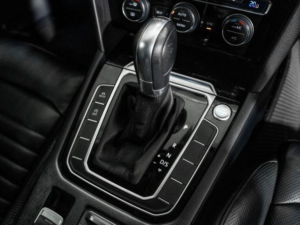 Volkswagen Passat B8 с пробегом 2015 года, цена 1 800 000 рублей, 55168 км, универсал, Автокод Объявления