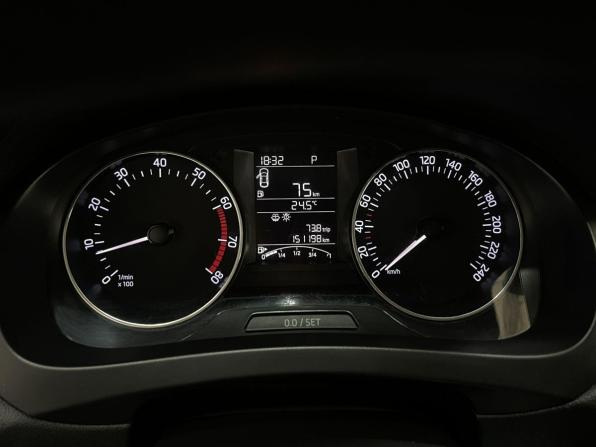 Skoda Rapid I с пробегом 2017 года, цена 960 000 рублей, 151197 км, лифтбек, Автокод Объявления