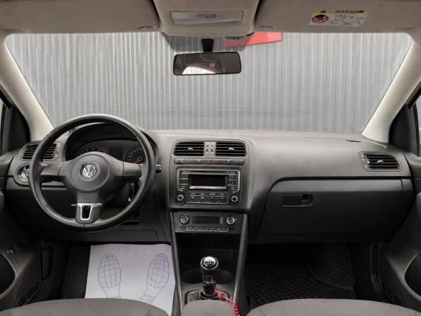 Volkswagen Polo V Рестайлинг с пробегом 2015 года, цена 977 000 рублей, 111947 км, седан, Автокод Объявления