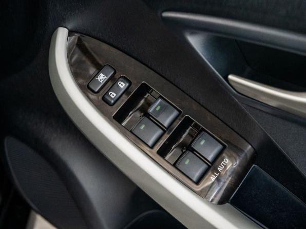 Toyota Prius III Рестайлинг (XW30) с пробегом 2012 года, цена 1 215 300 рублей, 178392 км, лифтбек, Автокод Объявления