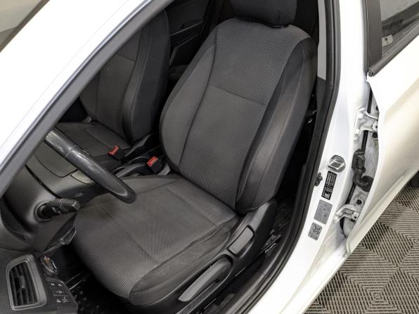 Hyundai Solaris II с пробегом 2019 года, цена 1 060 000 рублей, 141460 км, седан, Автокод Объявления