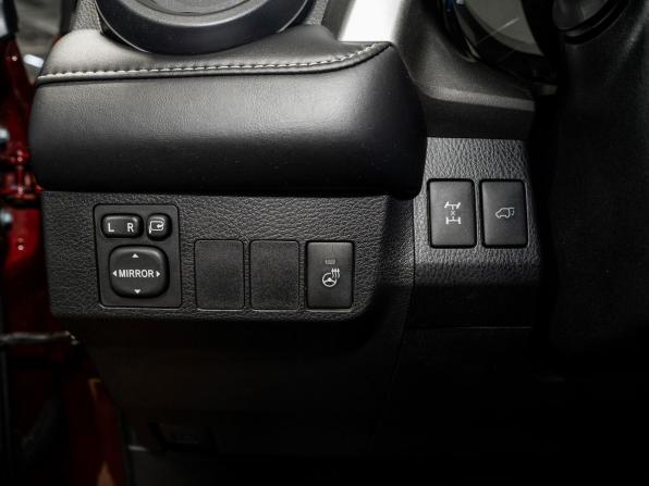 Toyota RAV4 IV (XA40) Рестайлинг с пробегом 2017 года, цена 2 620 000 рублей, 120800 км, внедорожник, Автокод Объявления