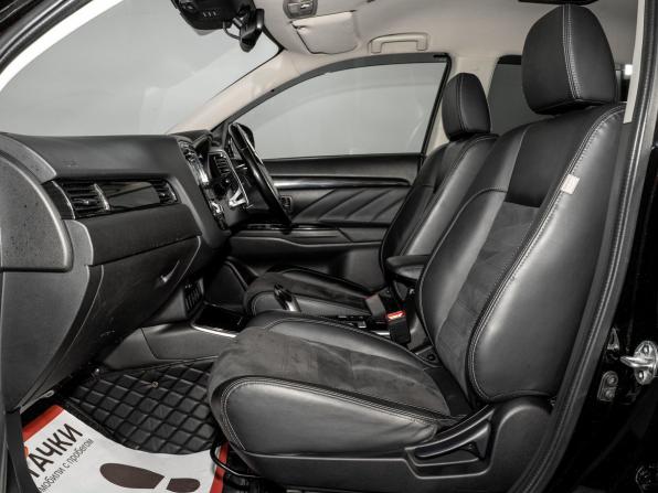 Mitsubishi Outlander III Рестайлинг 2 с пробегом 2018 года, цена 2 380 500 рублей, 125953 км, внедорожник, Автокод Объявления