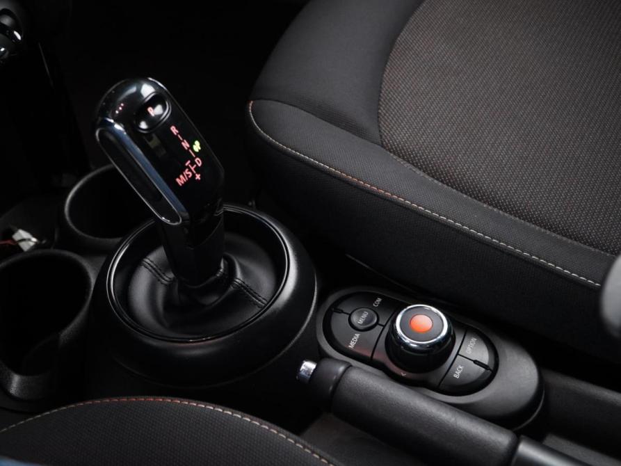 Mini Hatch III (F55/F56) Москва  - изображение 11