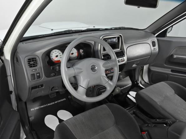 Nissan NP300 с пробегом 2014 года, цена 1 149 000 рублей, 158000 км, offers.body_type.unknown, Автокод Объявления