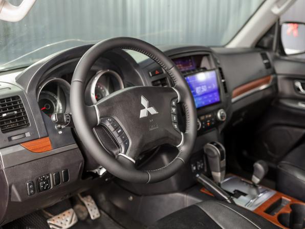 Mitsubishi Pajero IV с пробегом 2007 года, цена 1 350 000 рублей, 306242 км, внедорожник, Автокод Объявления