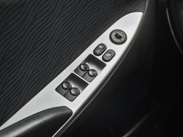 Hyundai Solaris I с пробегом 2013 года, цена 899 000 рублей, 180000 км, хэтчбек, Автокод Объявления