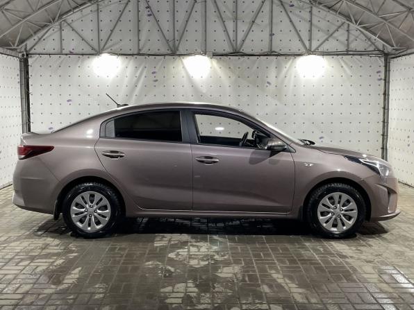Kia Rio IV Рестайлинг с пробегом 2021 года, цена 1 675 000 рублей, 48106 км, седан, Автокод Объявления