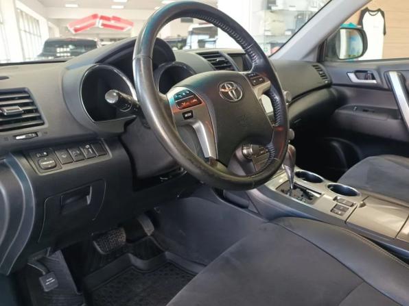Toyota Highlander II (XU40) Рестайлинг с пробегом 2012 года, цена 1 740 000 рублей, 183300 км, внедорожник, Автокод Объявления