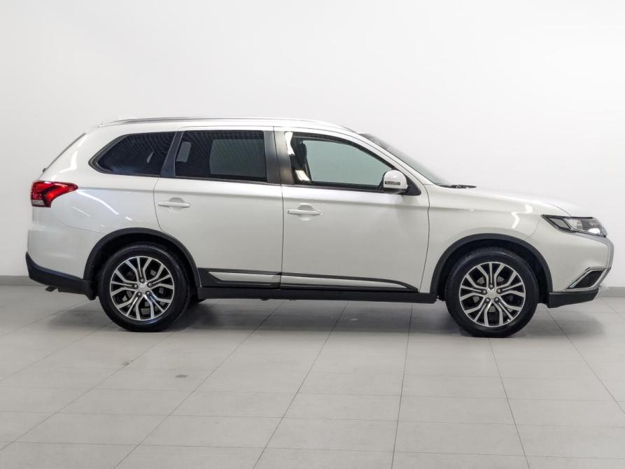 Mitsubishi Outlander III Рестайлинг 2 Санкт-Петербург  - изображение 4