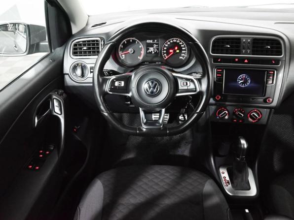Volkswagen Polo V Рестайлинг с пробегом 2018 года, цена 850 000 рублей, 238509 км, седан, Автокод Объявления