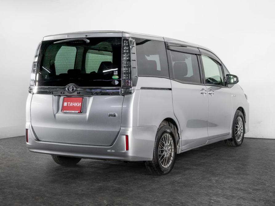 Toyota Voxy III (R80) Рестайлинг Иркутск  - изображение 3