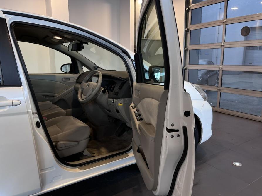 Toyota ISis I Рестайлинг Чебоксары  - изображение 15