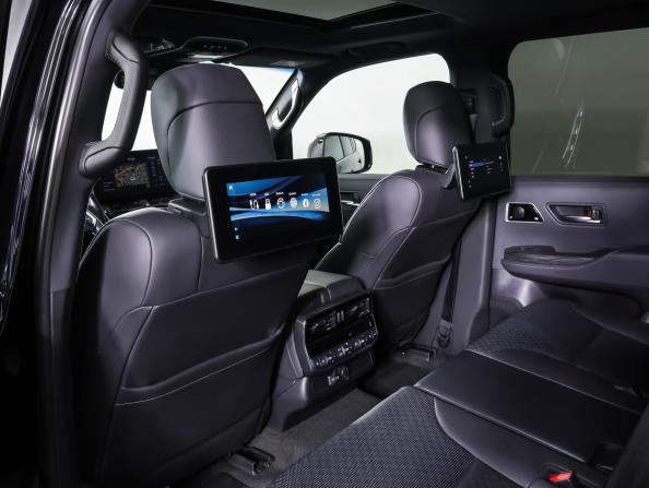 Toyota Land Cruiser 300 Series с пробегом 2024 года, цена 12 700 000 рублей, 25952 км, внедорожник, Автокод Объявления