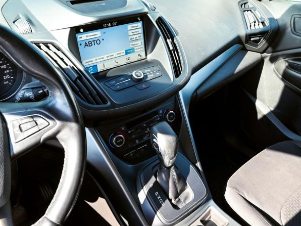Ford Kuga II Рестайлинг с пробегом 2019 года, цена 1 699 000 рублей, 122800 км, внедорожник, Автокод Объявления