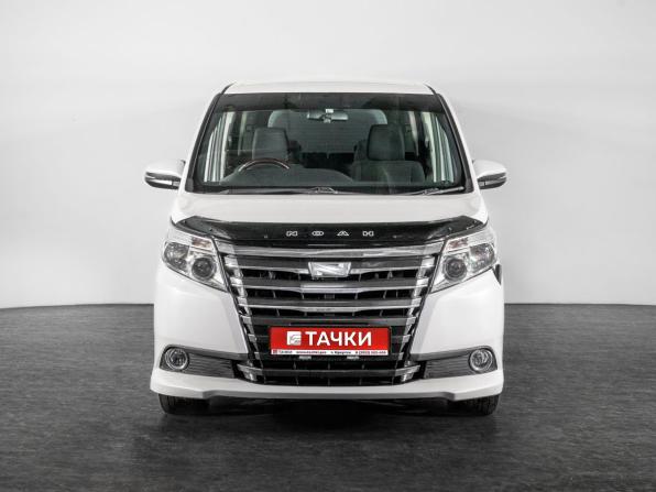 Toyota Noah III (R80) с пробегом 2015 года, цена 1 700 000 рублей, 205710 км, минивэн, Автокод Объявления