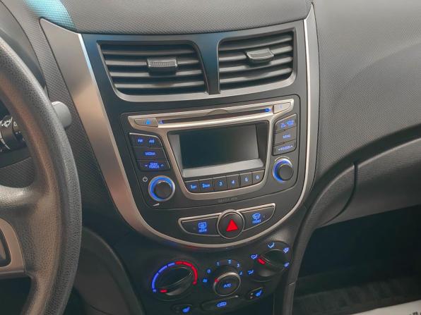Hyundai Solaris I Рестайлинг с пробегом 2015 года, цена 907 200 рублей, 142430 км, хэтчбек, Автокод Объявления