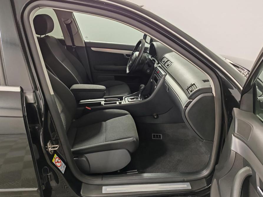 Audi A4 III (B7) Москва  - изображение 21