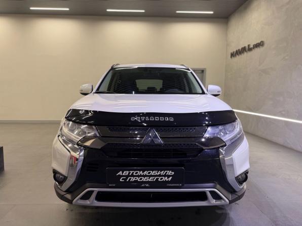 Mitsubishi Outlander III Рестайлинг 3 с пробегом 2021 года, цена 2 499 000 рублей, 46125 км, внедорожник, Автокод Объявления