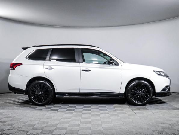 Mitsubishi Outlander III Рестайлинг 3 с пробегом 2022 года, цена 3 699 000 рублей, 8000 км, внедорожник, Автокод Объявления