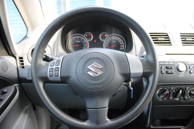 Suzuki SX4 I (Classic) Рестайлинг с пробегом 2010 года, цена 649 000 рублей, 215000 км, хэтчбек, Автокод Объявления