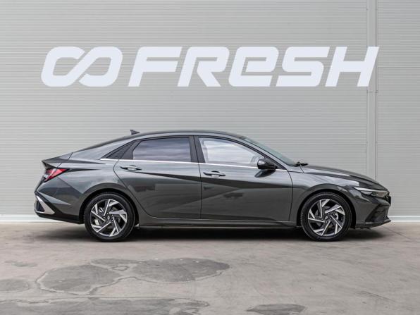 Hyundai Elantra VII (CN7) Рестайлинг с пробегом 2023 года, цена 2 059 000 рублей, 45957 км, седан, Автокод Объявления