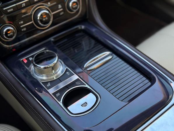 Jaguar XJ IV (X351) с пробегом 2011 года, цена 1 899 000 рублей, 98934 км, седан, Автокод Объявления