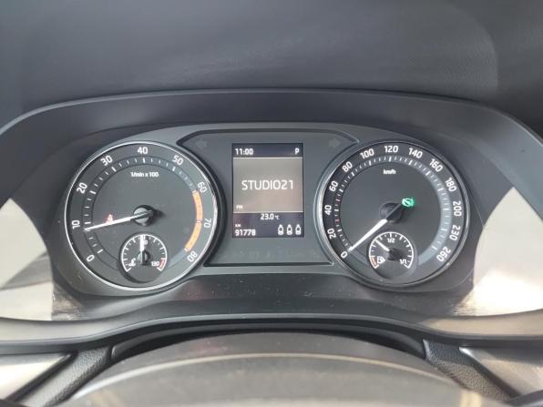 Skoda Octavia IV (A8) с пробегом 2021 года, цена 2 420 000 рублей, 91747 км, лифтбек, Автокод Объявления