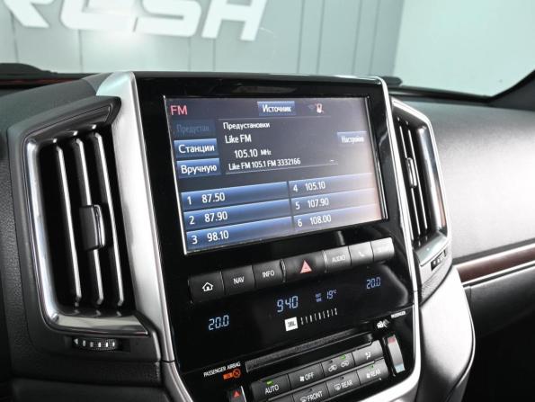 Toyota Land Cruiser 200 Series Рестайлинг 2 с пробегом 2018 года, цена 6 890 000 рублей, 244990 км, внедорожник, Автокод Объявления