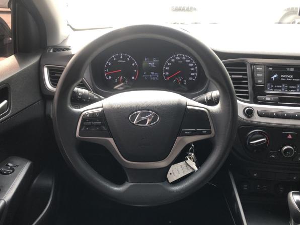 Hyundai Solaris II с пробегом 2017 года, цена 1 229 000 рублей, 91556 км, седан, Автокод Объявления