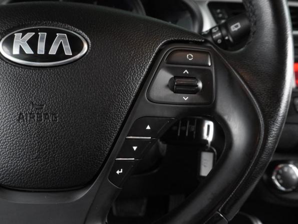 Kia Ceed II Рестайлинг с пробегом 2016 года, цена 1 249 030 рублей, 102385 км, хэтчбек, Автокод Объявления