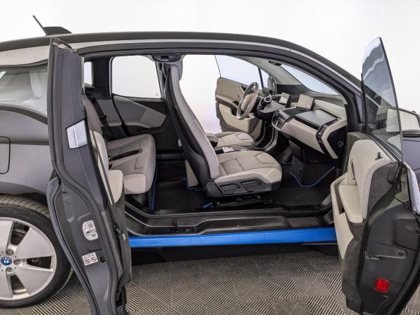 BMW i3 I (I01) Рестайлинг с пробегом 2018 года, цена 1 900 000 рублей, 92432 км, хэтчбек, Автокод Объявления