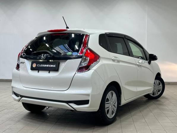 Honda Fit III Рестайлинг с пробегом 2017 года, цена 950 000 рублей, 167000 км, хэтчбек, Автокод Объявления