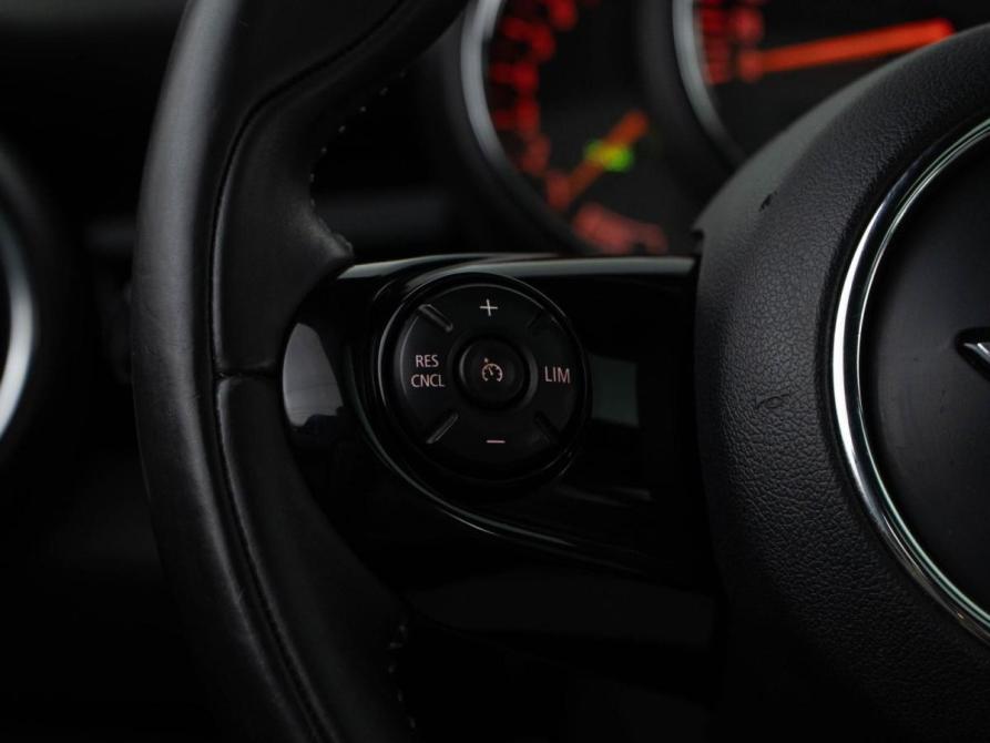 Mini Hatch III (F55/F56) Москва  - изображение 15