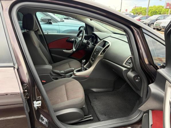 Opel Astra J с пробегом 2011 года, цена 681 000 рублей, 269042 км, универсал, Автокод Объявления