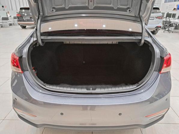Hyundai Solaris II с пробегом 2018 года, цена 1 350 000 рублей, 129000 км, седан, Автокод Объявления