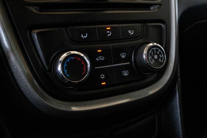 Opel Mokka I с пробегом 2014 года, цена 1 049 000 рублей, 146917 км, внедорожник, Автокод Объявления