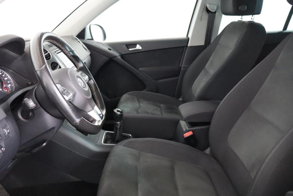Volkswagen Tiguan I Рестайлинг Санкт-Петербург  - изображение 8