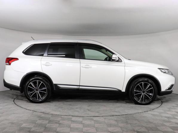 Mitsubishi Outlander III Рестайлинг 2 с пробегом 2016 года, цена 1 799 000 рублей, 125065 км, внедорожник, Автокод Объявления