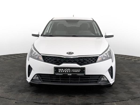 Kia Rio IV Рестайлинг с пробегом 2021 года, цена 1 655 000 рублей, 41914 км, седан, Автокод Объявления